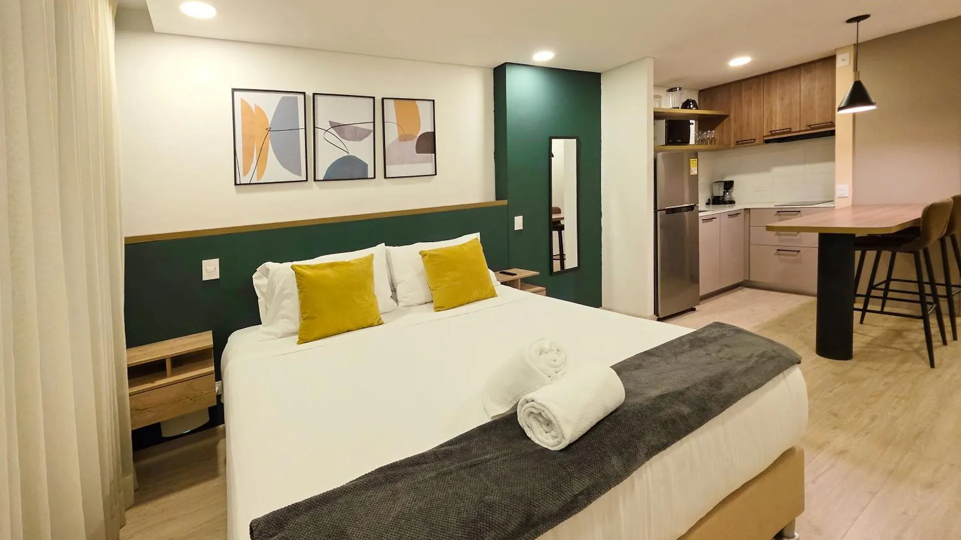 The Hood 102, Modern And Luxury Apartments Bogota 0*,  Colombia